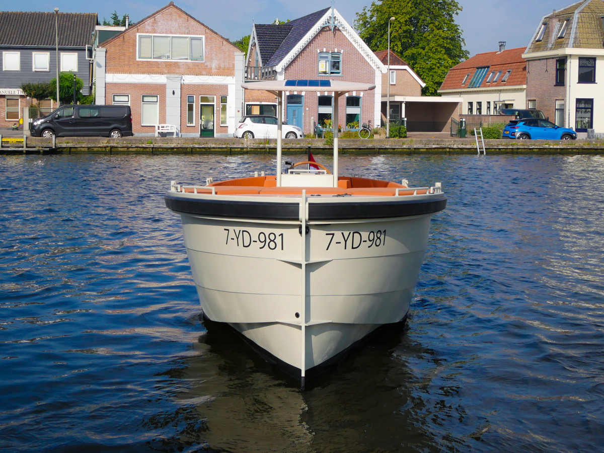 Lekker Boats Damsko 750 met T-top en Cabine